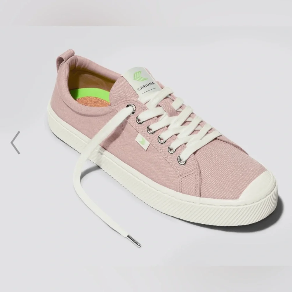 Cariuma OCA Low Rose Canvas Sneaker